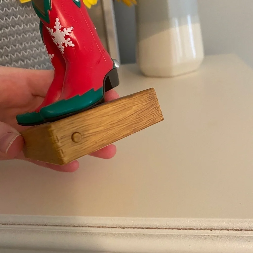 HALLMARK 2014 Kickin It Up Ornament